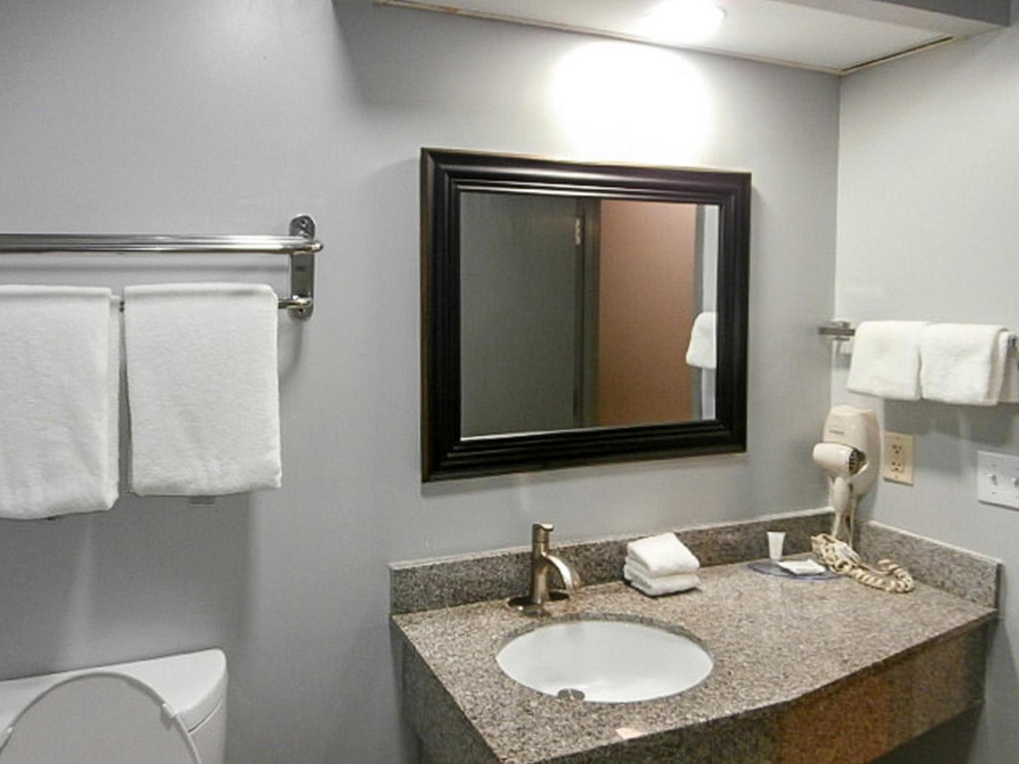 Clarion Pointe Hinesville Near Fort Stewart Exterior foto